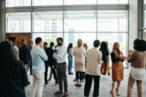 Comment organiser un événement d'entreprise sur mesure pour renforcer la cohésion d'équipe ?
